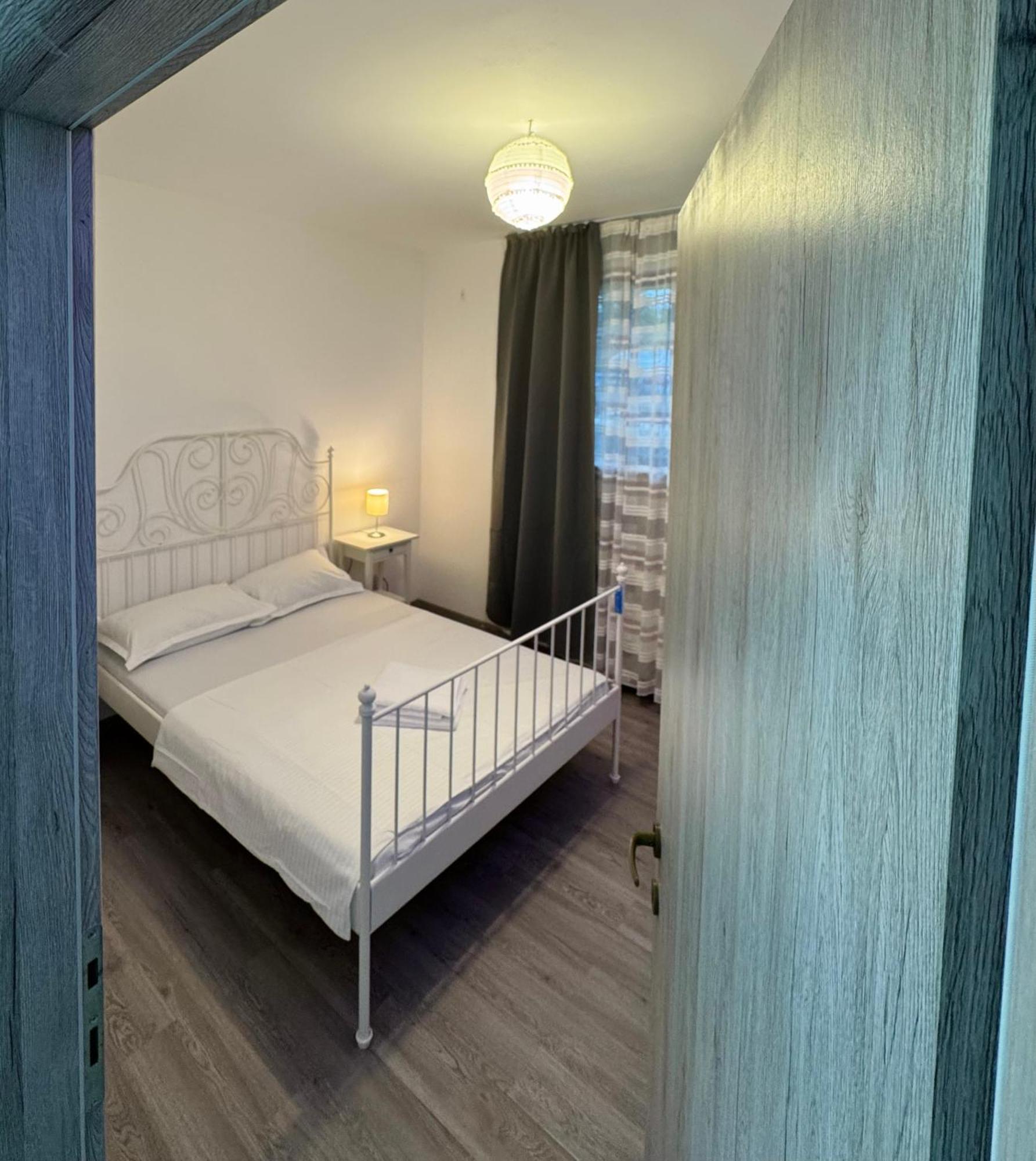 Apartment Solar D3, Private Parking, One Bedroom Бухарест Екстер'єр фото